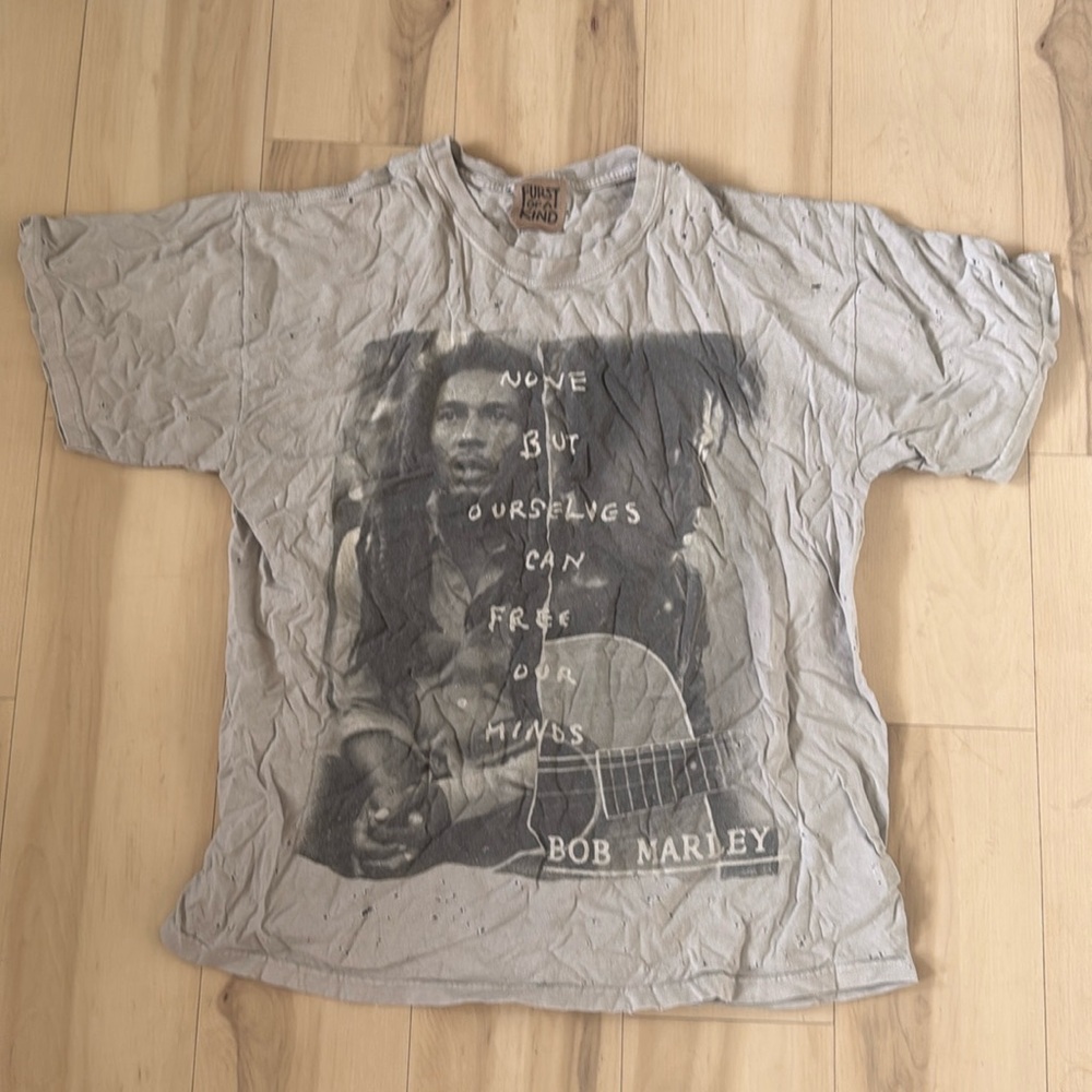 Vintage Bob Marley distressed tshirt OS unisex new w/o tags